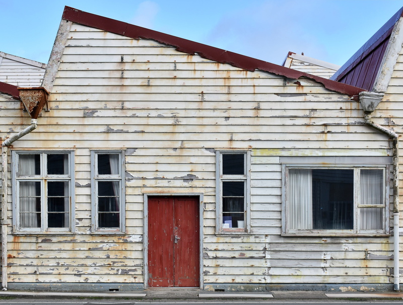 nature, 2K, rough, building, built structure, architecture, residential district, vintage, sunlight, wood, sky, door, street, rustic, grungy, building exterior