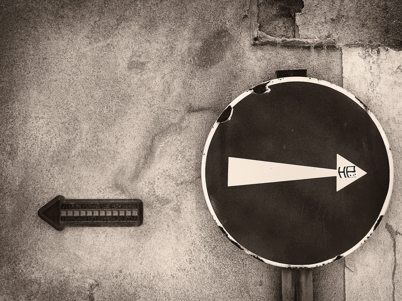 crumbled, road sign, 1080P, circle, symbol, black, direction indicator, Black White, no people, warning symbol, warning sign, day, texture, text, information sign