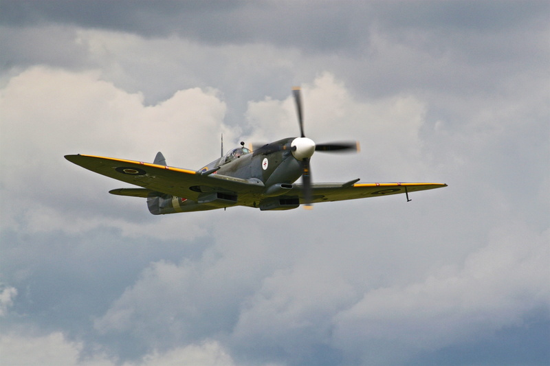 day, mode of Transport, armed Forces, military, grey, wing, flying, mid-air, aircraft, overcast, transportation, airplane, war, aircraft Wing, outdoors