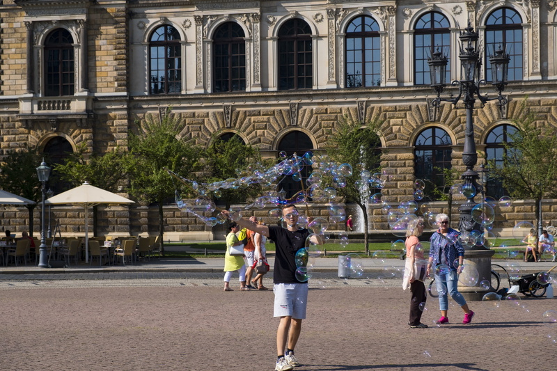 colorful, nature, lifestyles, architecture, building exterior, blow, 5K, built structure, group of people, flying, outdoors, leisure activity, pedestrian zone