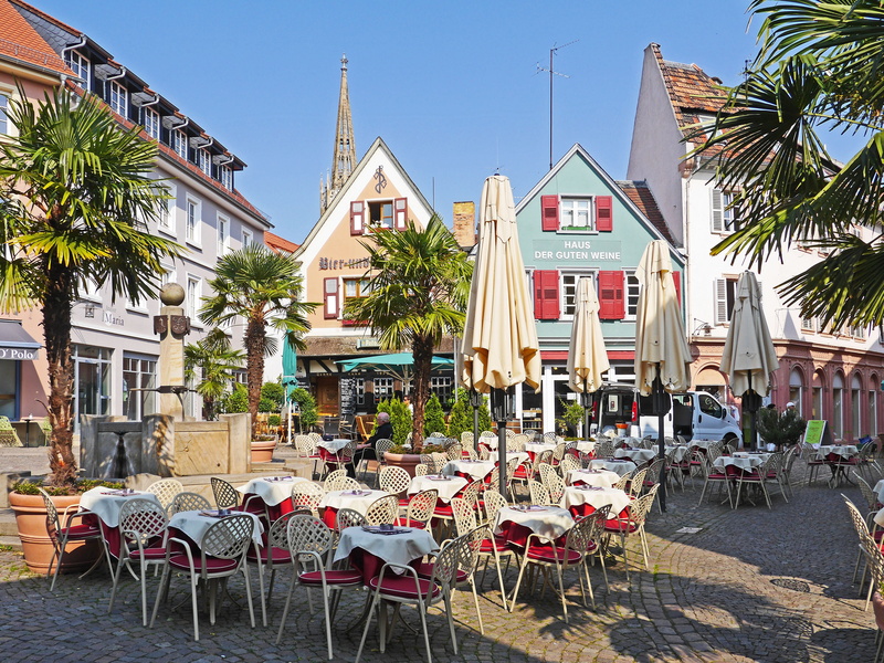 palatinate, clear sky, outside catering, no people, wine road, restaurant, building, city, day, palm trees, built structure, historically, pedestrian zone