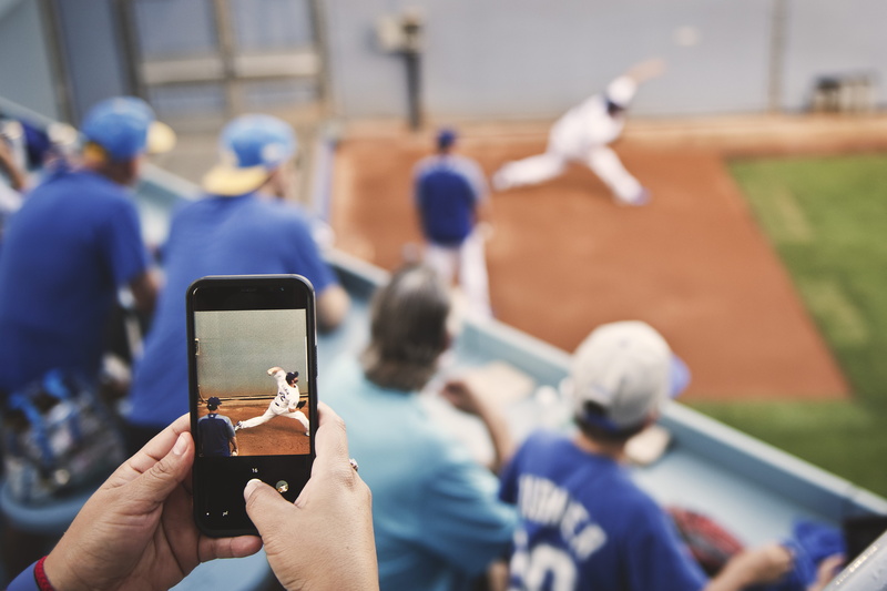 playing, delay, baseball, group Of People, dodger, mobile Phone, sport, kershaw, player, people, holding, camera, phone, displaying, wireless Technology