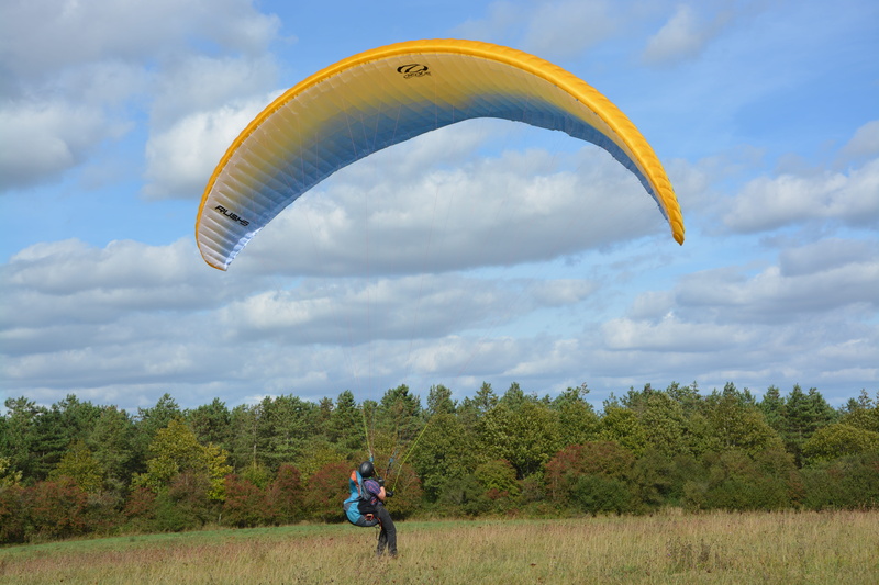 lifestyles, outdoors, day, sport, leisure activity, nature, wing ozone rush 5, freedom, delay, mid-air, wing in the wind, extreme sports, wind, cloud - sky