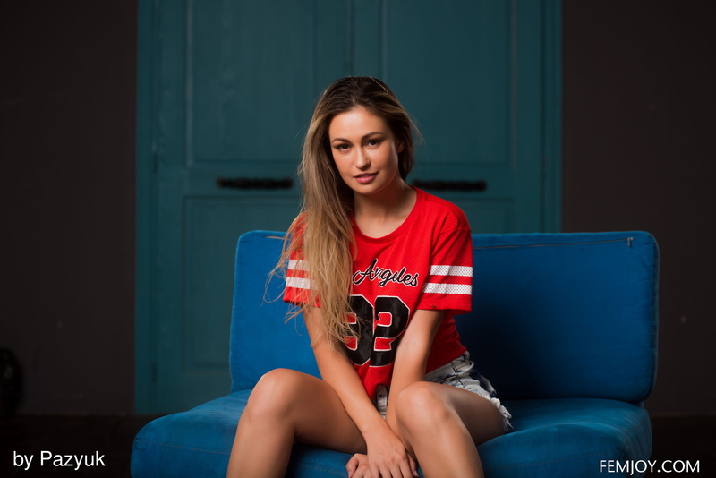 Edessa G, T-shirt, women, indoors, Lilian A, brunette, Femjoy.com, sitting, depth of field, couch, smiling, Mila, portrait, looking at viewer, 4K, long hair