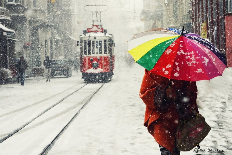 720P, tramvay, turkey, istanbul, istiklal, umbrella, girl, snow