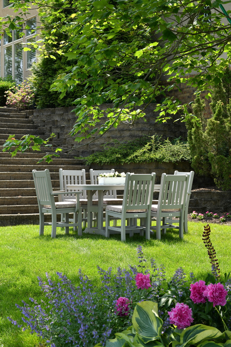 day, freshness, flower, front or back yard, nature, blossom, house, green color, set, plant, architecture, flowering plant, seat, absence, akron, chair