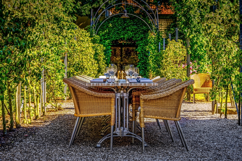 decoration, 5K, cutlery, restaurant, day, dish, land, green color, dining, dinner, outdoors, formal garden, no people, garden, nature, plant, park, tree