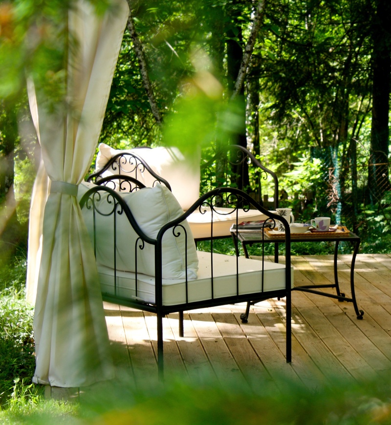growth, grass, white, relaxation, bench, relax, forest, front or back yard, summer, land, no people, seat, 1080P, outdoors, chair, teatime, table, empty