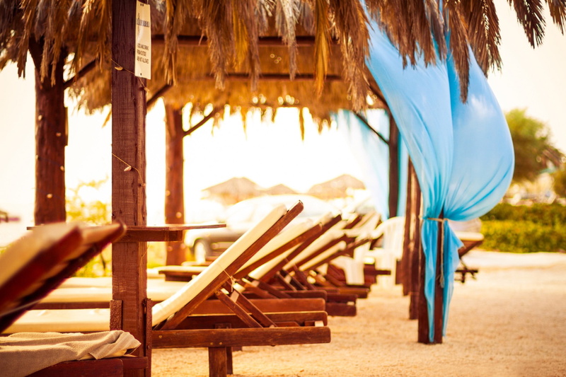 day, nature, parasol, architecture, in a row, 1080P, land, focus on foreground, sand, cloth, no people, chair, beach, built structure, sunlight, seat
