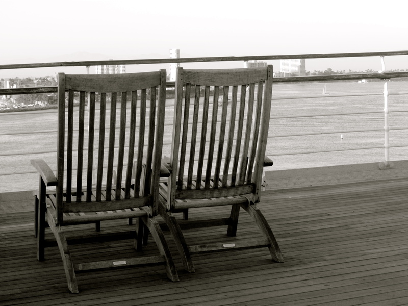 ship, nature, no people, railing, outdoors, promenade deck, absence, chair, beach, queen mary, land, empty, relaxation, day, titanic, water, sea, deck chairs