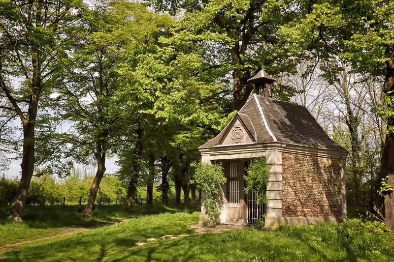 place of worship, go for a walk, belief, wayside chapel, chapel, no people, christianity, nature trail, roof, trail, building, hike, away, built structure