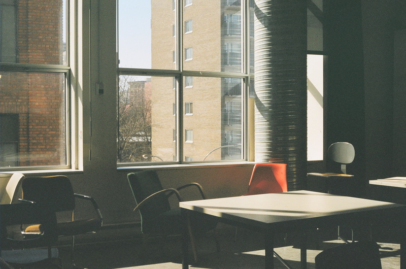 white, nature, desk, cafe, windows, restaurant, furniture, design, technology, setting, window, 2K, architecture, orange, absence, business, daytime, table