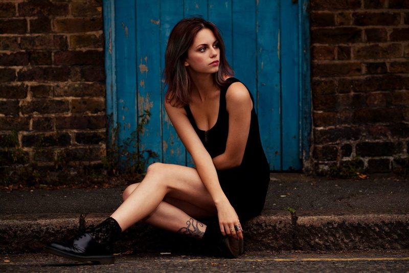 outdoors, black, blue, sleeveless, brick, beauty, young women, brick wall, 1080P, women, pierced lip, piercing, clothing, s, fashion, auburn hair, beautiful woman