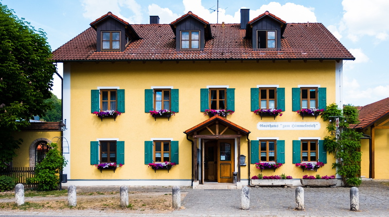 day, summer, facade, beer garden, building, no people, bavarian, home, eat, gastronomy, row house, residential district, restaurant, out, plant, roof, house