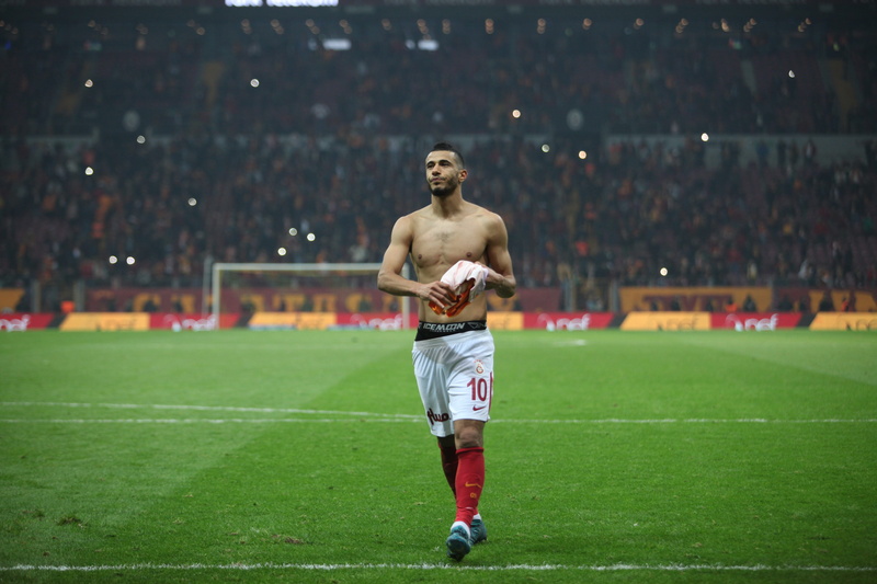 athlete, shorts, soccer field, kicker, real people, standing, time attack series, sportsman, yellow-red, grass, soccer, galatasaray, front view, shirtless