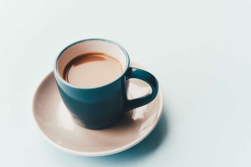 latte, studio shot, white, non-alcoholic beverage, 2K, mug, coffee cup, saucer, green, white background, coffee, still life, indoors, ceramic, food and drink
