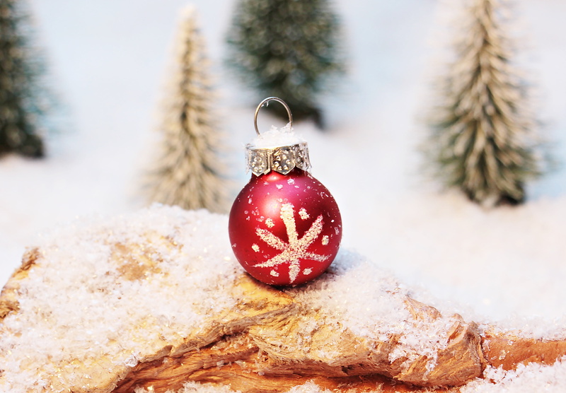 ball, christmas bauble, background image, celebration, christmas, background, trees, christmas card, christmas greeting, map, cold temperature, wood, pine tree