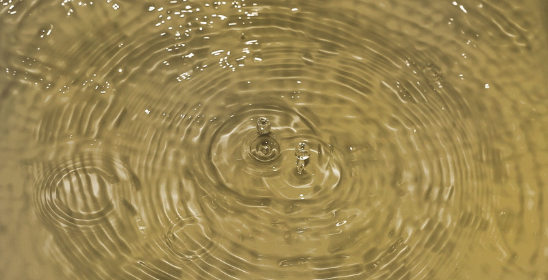 backgrounds, concentric, selective focus, motion, nature, no people, purity, water scarcity, waterfront, lack of water, splashing, drip, impact, outdoors