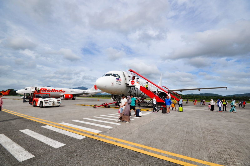 langkawi international airport, sky, road, safety, 2K, day, airasia, cloud - sky, transportation, airport, sign, commercial airplane, air vehicle, airport runway
