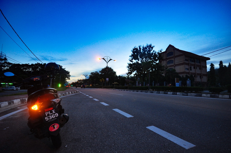 mode of transportation, travel, symbol, road, light, motor vehicle, no people, new york, road marking, sunset, 4K, tree, sky, architecture, backpack, langkawi