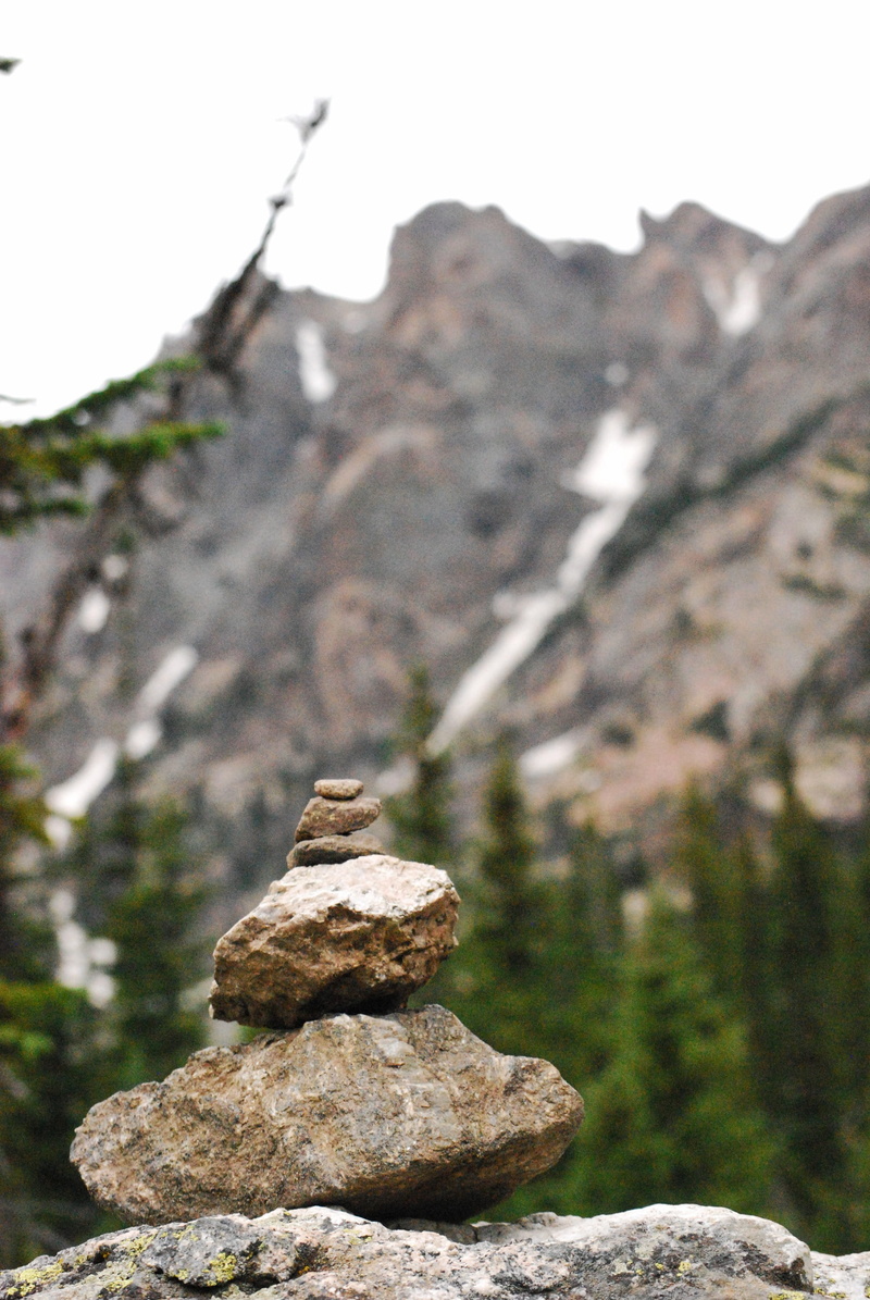 snow, grouse, crest, stone - object, balance, five, beauty in nature, stack, rock, landscape, outdoors, focus on foreground, formation, tor, close-up, rocky mountain national park