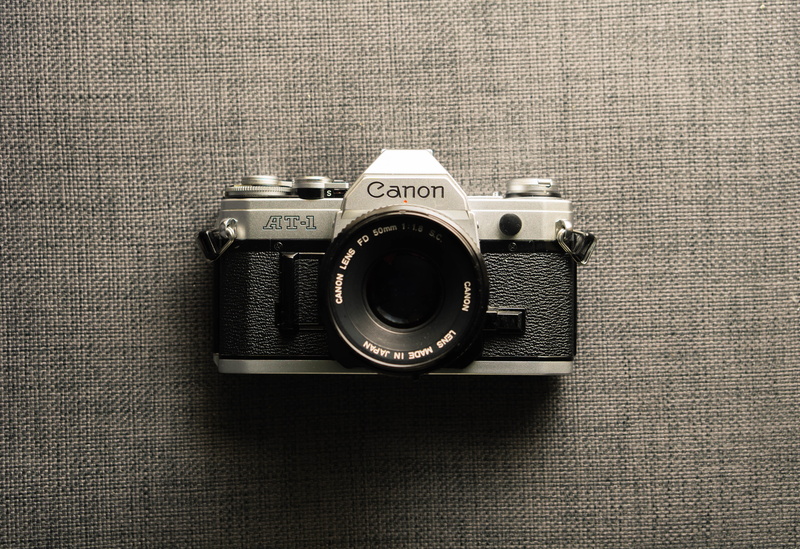 camera - Photographic Equipment, textured, lens - optical instrument, simplicity, photography Themes, classic, old, slr, technology, canon, antique, lens - eye