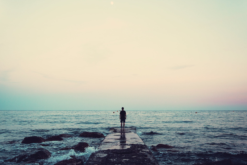 adventure, sea, clouds, man, leisure activity, lifestyles, water, vacation, people, standing, full length, real people, body, land, nature, outdoors, horizon over water