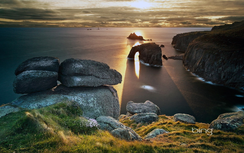 sea, cornwall, looking at view, rock formation, water, horizon over water, land, formation, outdoors, leisure activity, bing, solid, cloud - sky, 1080P
