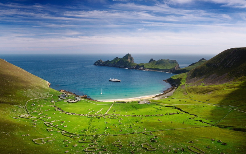 sea, outdoors, horizon over water, tranquility, green, beach, water, 1080P, UK, cruise ship, peninsula, blue, plant, land, green color, Scotland, field
