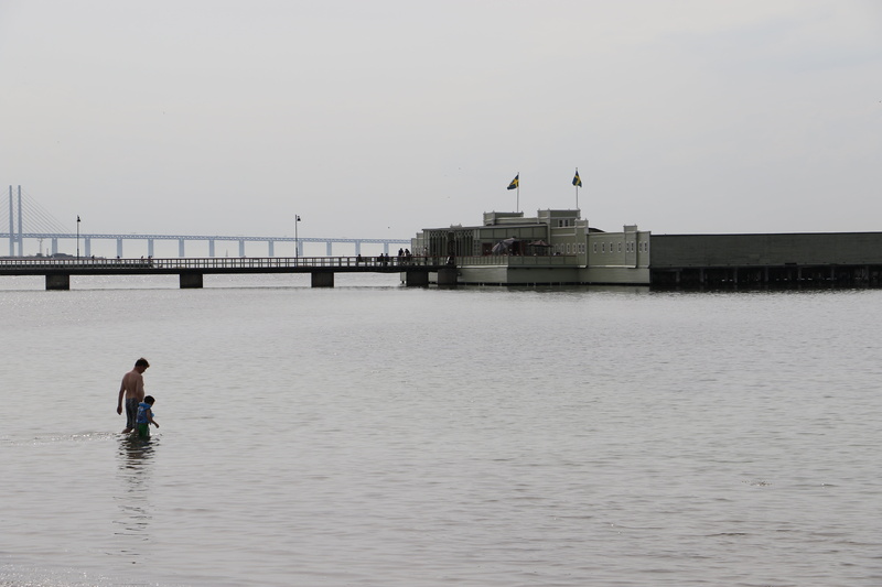 men, ocean, family, jetty, day, grey, child, clear sky, lifestyles, dad, nature, outdoors, sea, copy space, oresund, pier, bath, building, real people