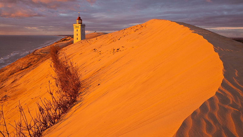 waves, dune, architecture, tower, 1080P, buried, travel destinations, plants, water, sky, no people, sand, Rubjerg Knude Lighthouse, outdoors, eroded