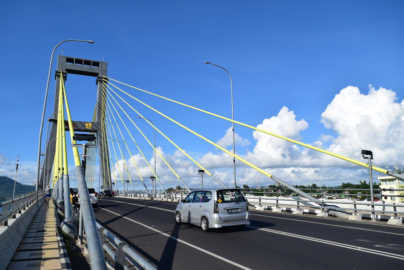 motor vehicle, no people, cloud - sky, bridge - man made structure, outdoors, car, connection, nature, transportation, mode of transportation, sky, 4K