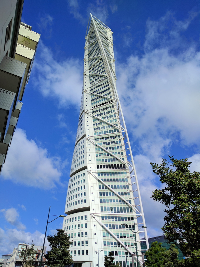 city, turning torso, 4K, sky, malmö, blue, day, tree, office building exterior, building exterior, torso, skåne, turning, built structure, travel destinations