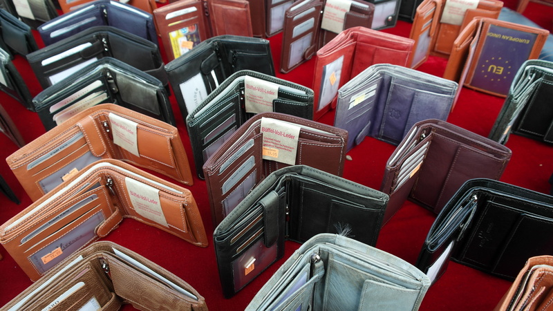 backgrounds, order, money, market, mass, no people, purse, business, still life, shopping, full frame, red, pay, wallet, side by side, opened, wallets