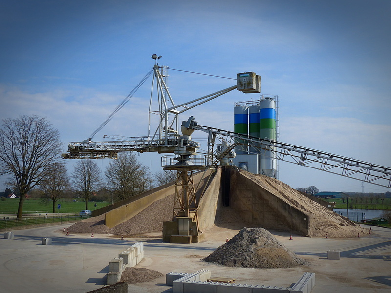 machinery, commodity, no people, tree, development, tanks, besides, industrial equipment, blue, concrete, industrial plant, sky, brown, industry, kieswerk