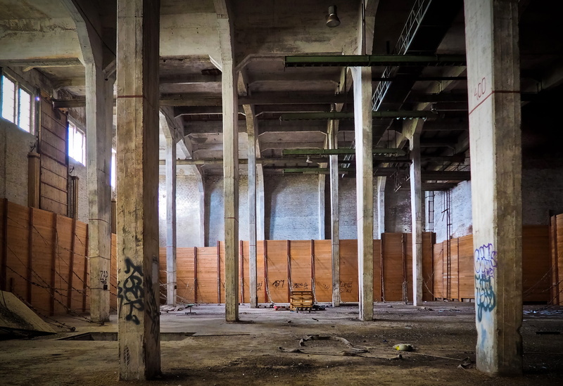 wall painting, damaged, domestic room, no people, run-down, threatening, destroyed, destruction, neglected, atmosphere, dirt, lost places, bulk materials