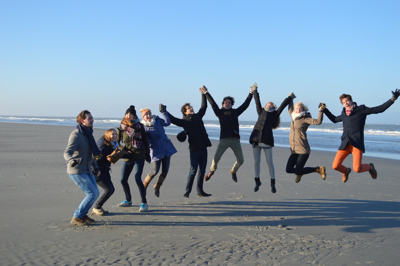 women, west frisian, limb, arms raised, city ​​walk, joy, young adult, friends, full length, jump, adult, happiness, schiermonnikoog, beach, wadden, people