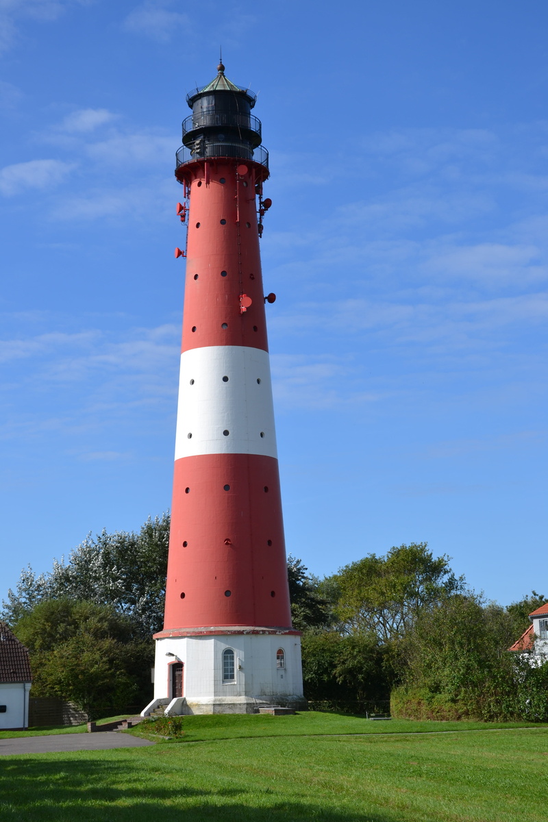 tall - high, architecture, grass, building, wadden sea, outdoors, direction, 4K, tree, protection, guidance, security, day, lighthouse, built structure