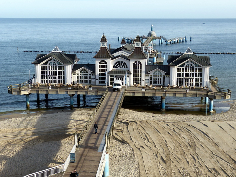 building, sky, island, white, built structure, land, rügen island, scenics - nature, 4K, sea, sea bridge, wood - Material, rügen, seebrücke sellin, house