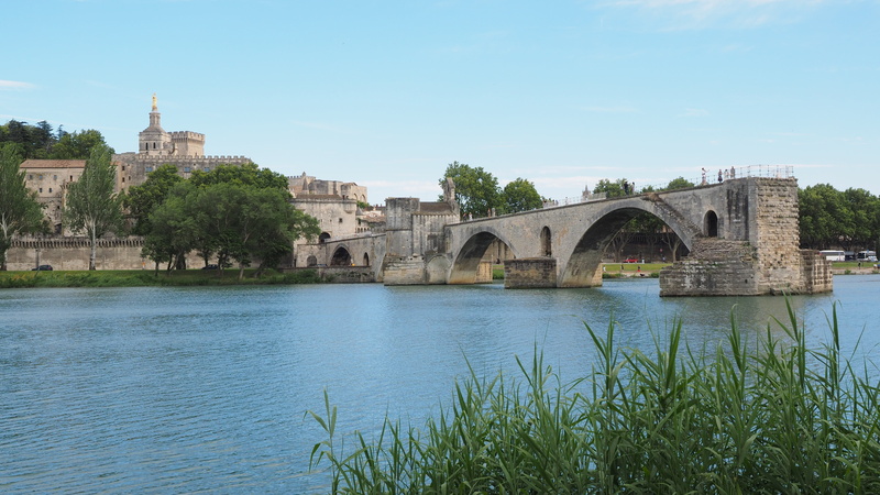 bridge, outdoors, building exterior, tourist attraction, arch, europe, bridge of avignon, famous Place, ruin, water, destroyed, arch bridge, connection
