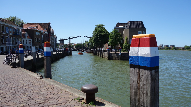bollard, water, bridge, quay, building, clear sky, 5K, built structure, canal, architecture, no people, city, street, boating, cityscape, sky, three color