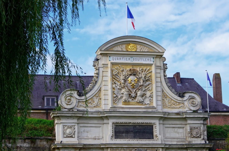 nature, flag, travel destinations, art and craft, citadel, 4K, government, lille, drawbridge blazon, tree, sculpture, fortification, history, creativity
