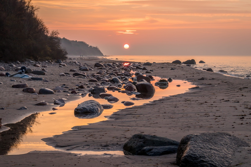 beauty in nature, horizon over water, sun, orange color, nature, island, no people, land, romantic, beach, rügen, water, non-urban scene, sea, scenics - nature