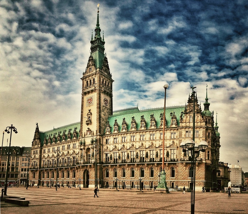 nature, city, hamburg, spire, travel destinations, history, incidental people, germany, town square, painting, tower, built structure, cloud - sky, town hall