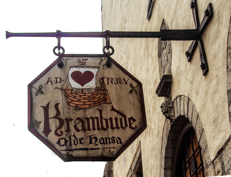 stuff, no people, text, wall - building feature, 5K, outdoors, city, hanging, building, capital letter, hanseatic league, day, wood - material, western script