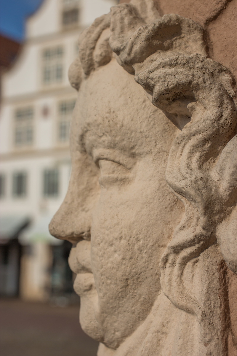 head, human representation, architecture, sculpture, solid, stonemasonry, statue, profile view, lemgo, built structure, female likeness, face, old building