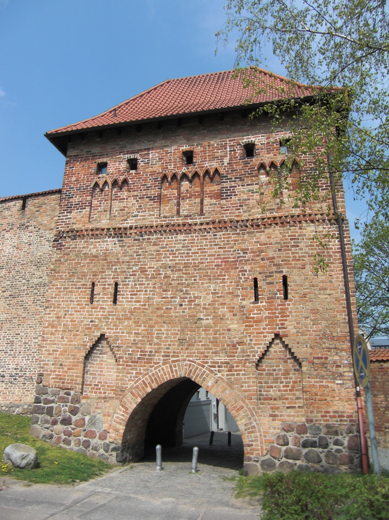 travel, the past, hanseatic league, no people, clear sky, wall, sky, history, nature, rostock, historically, ancient, plant, city gate, mecklenburg western pomerania