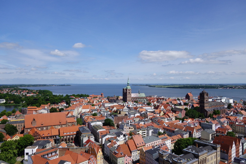 water, 5K, building exterior, coast, cityscape, city, nature, high angle view, outdoors, sea, architecture, crowd, residential district, baltic sea, day