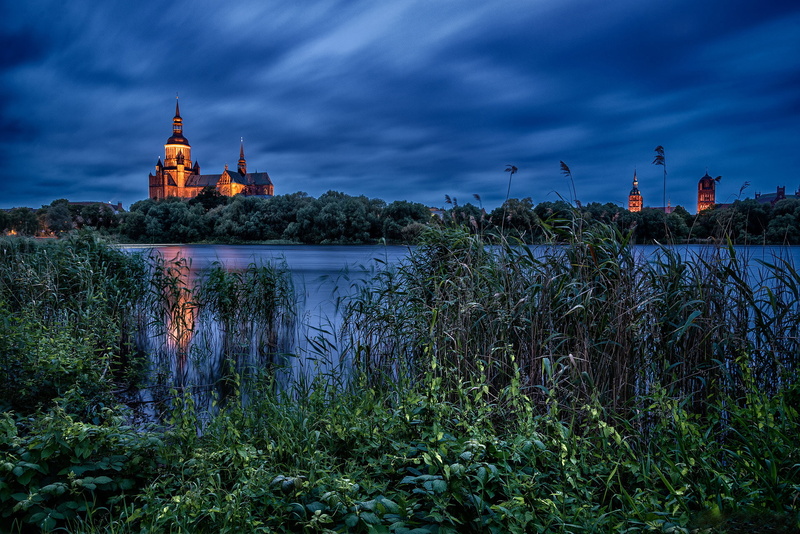 the evening, St Marys Church, Stralsund, 1080P, Church, Germany, lake Knieperteich, lake, Mecklenburg-Vorpommern, reed, Knieper Teich Lake, St. Marys Church