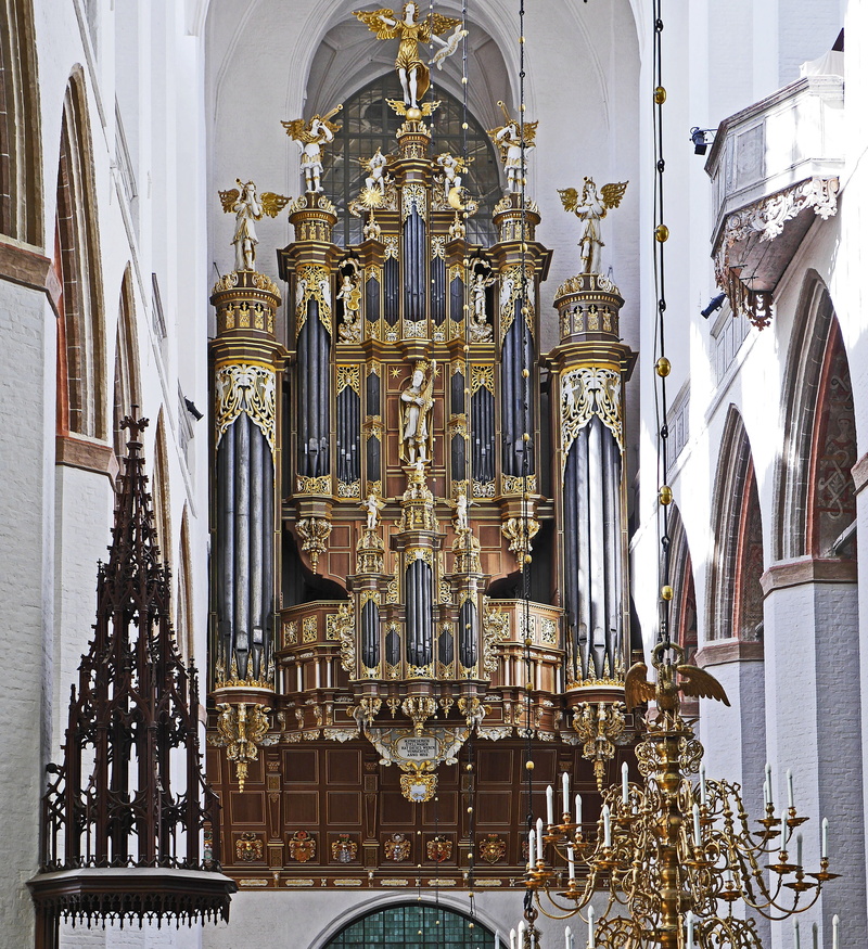 spirituality, brick gothic, day, place of worship, 2K, whistle, sculpture, stralsund, chandelier, ceiling, gothic, restored, gothic style, cathedral, belief